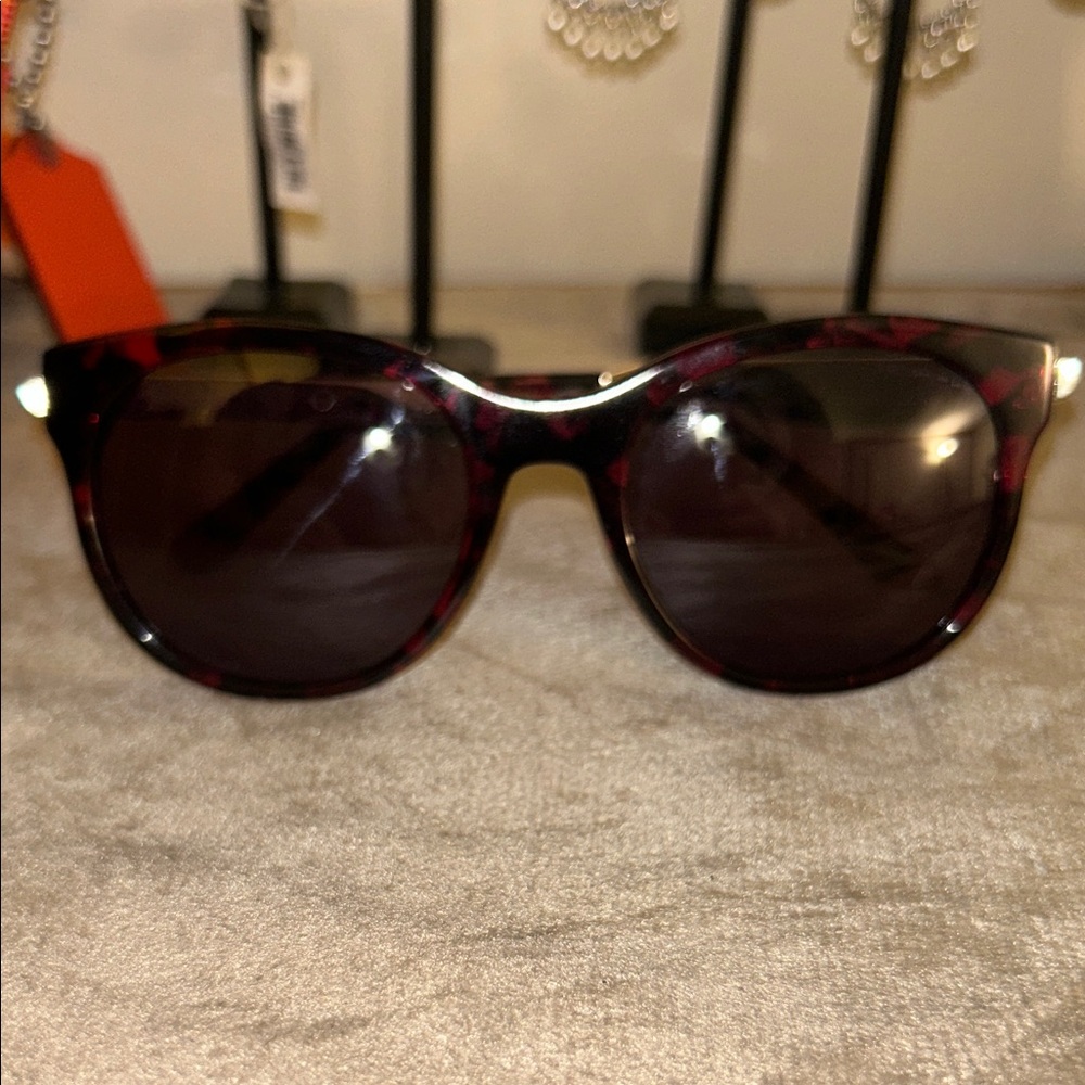 Women's Red Tortoise Sunglasses‎